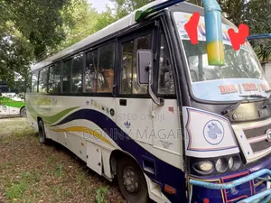 Tata Starbus Ultra Skool 2005 White