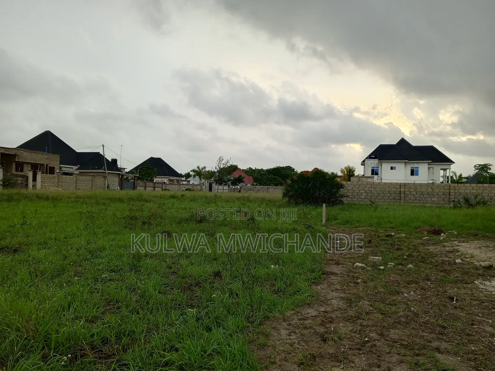 Kiwanja Kinauzwa Kigamboni Kibada Block 17