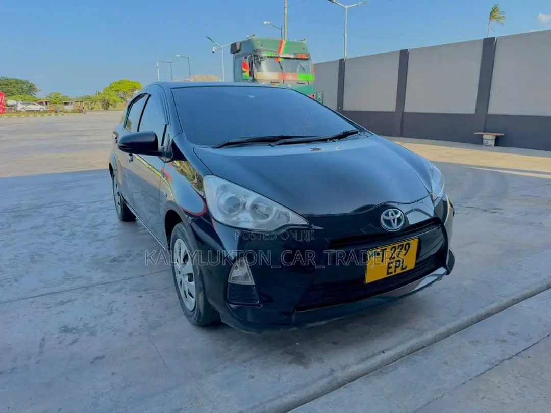 Toyota Aqua 2014 Black