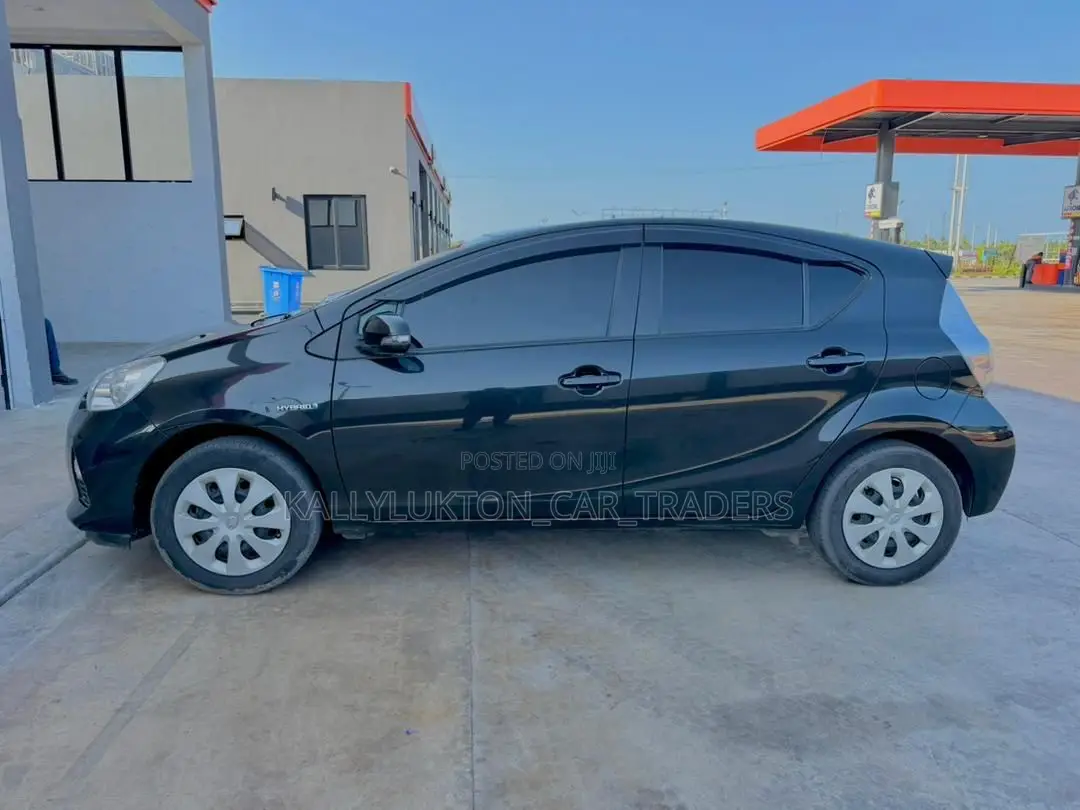 Toyota Aqua 2014 Black