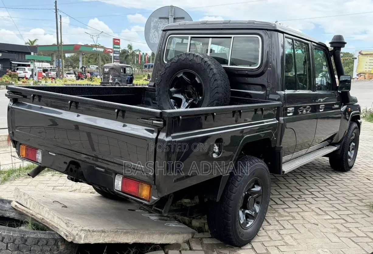 Toyota Land Cruiser 79 Series 2022 Gray