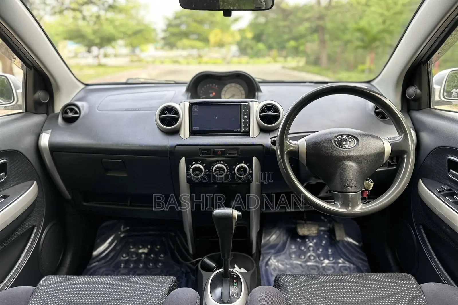 Toyota IST 2004 Silver