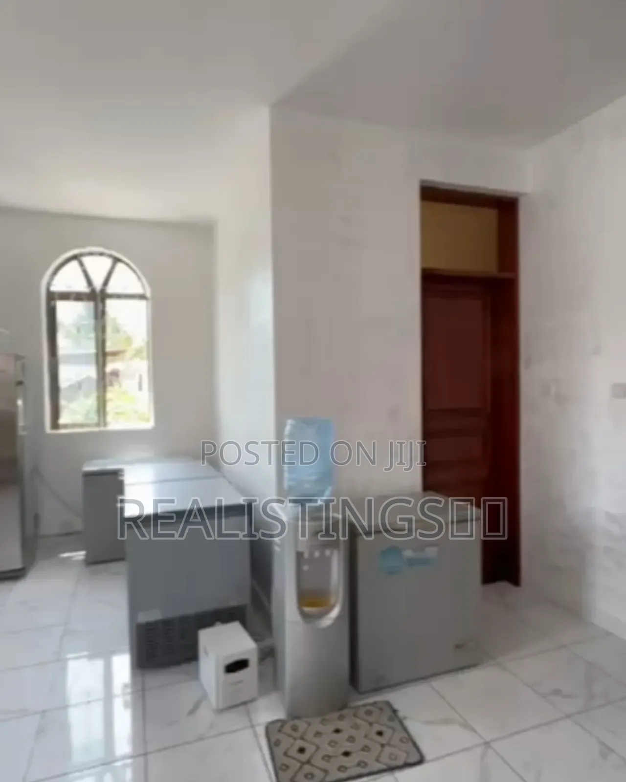 5bdrm Mansion in Realistings, Kunduchi for sale
