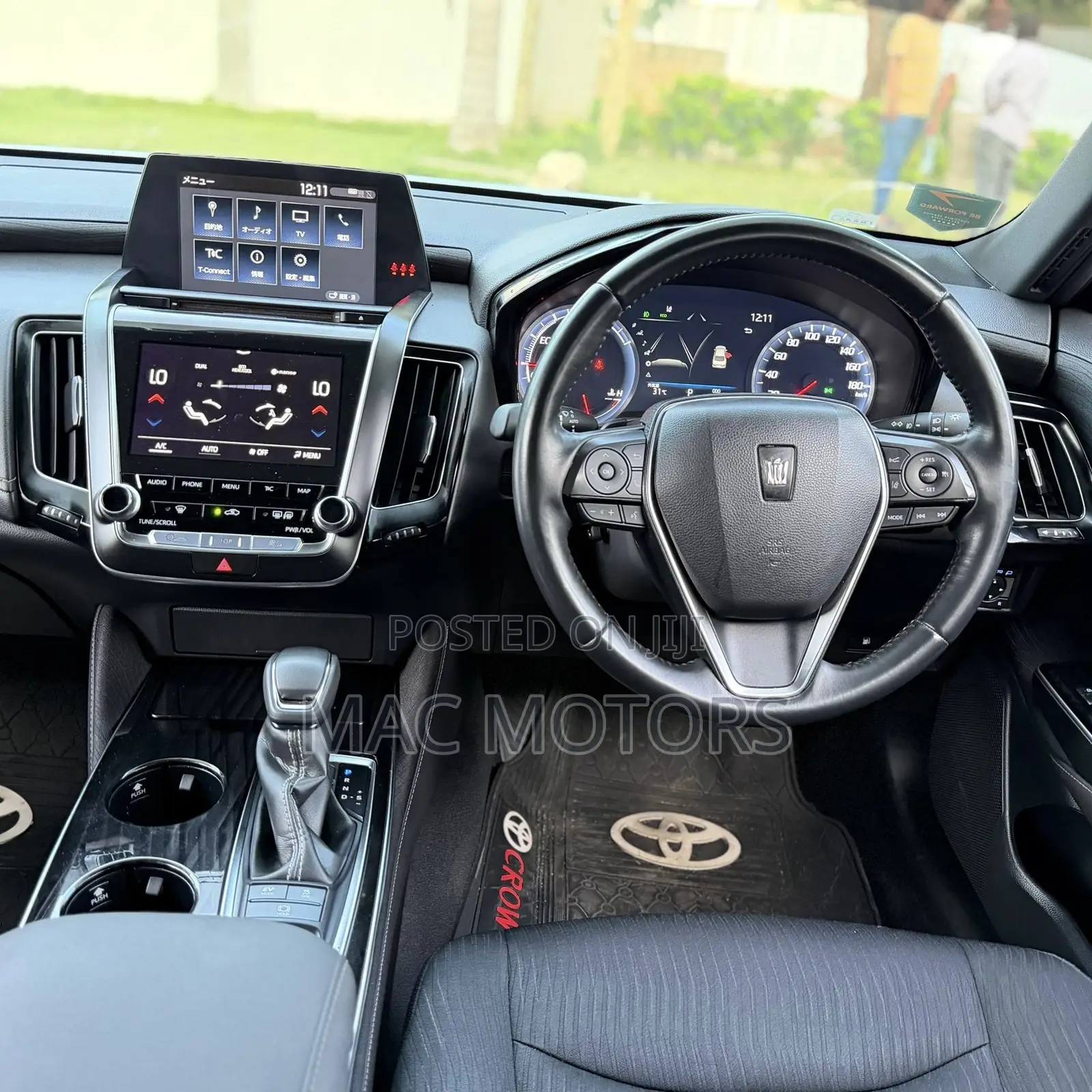 Toyota Crown 2018 Silver