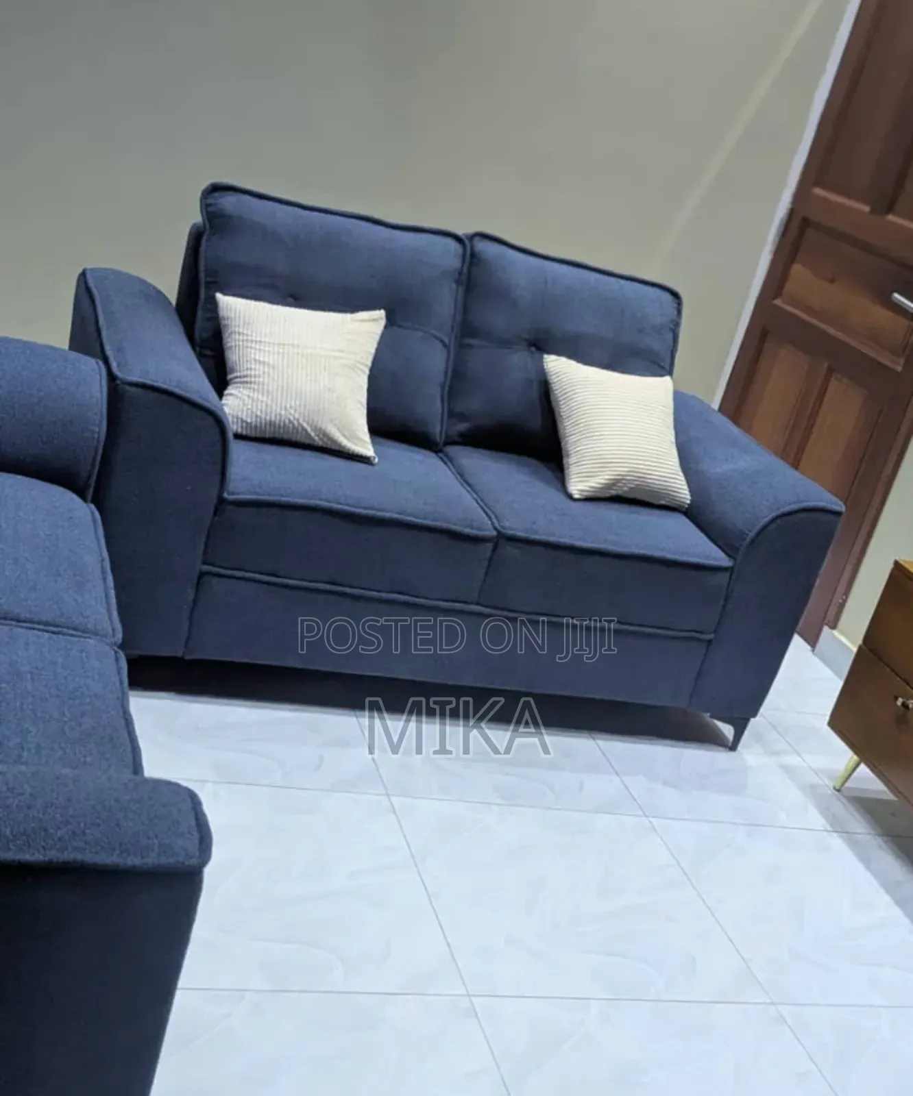 Sofa Set Very Classic Much Top Finishing