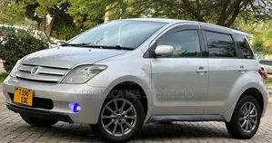 Toyota IST 2004 Silver
