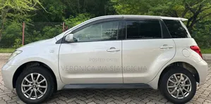 Toyota IST 2004 Silver