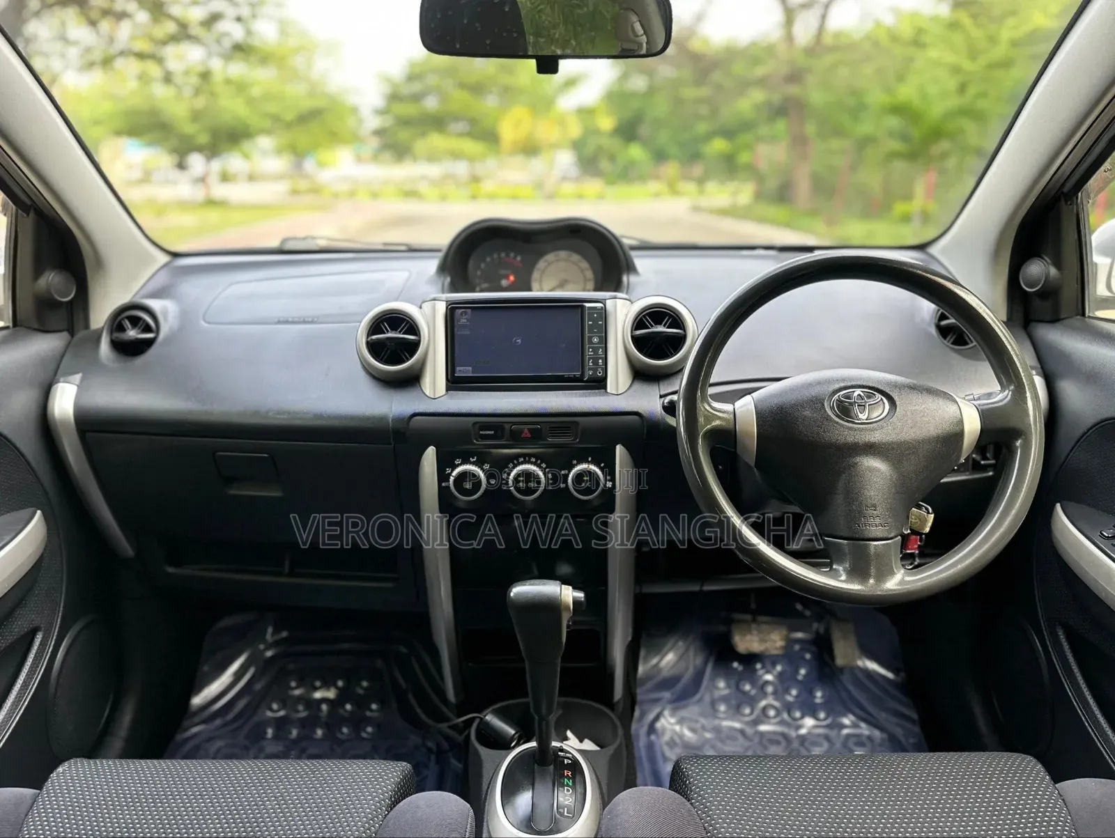 Toyota IST 2004 Silver