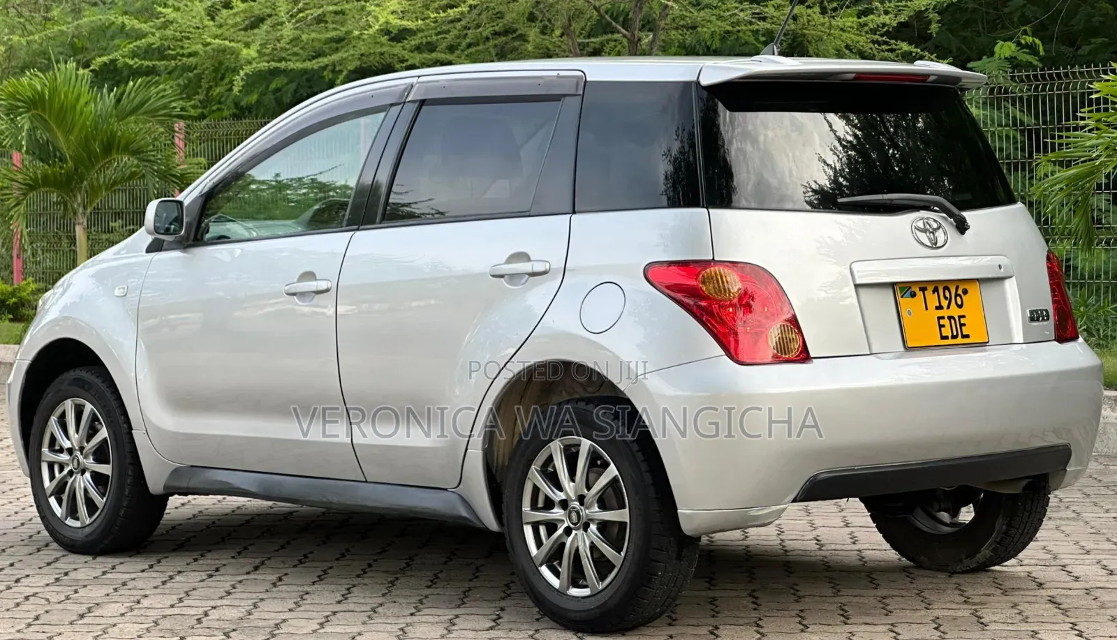 Toyota IST 2004 Silver