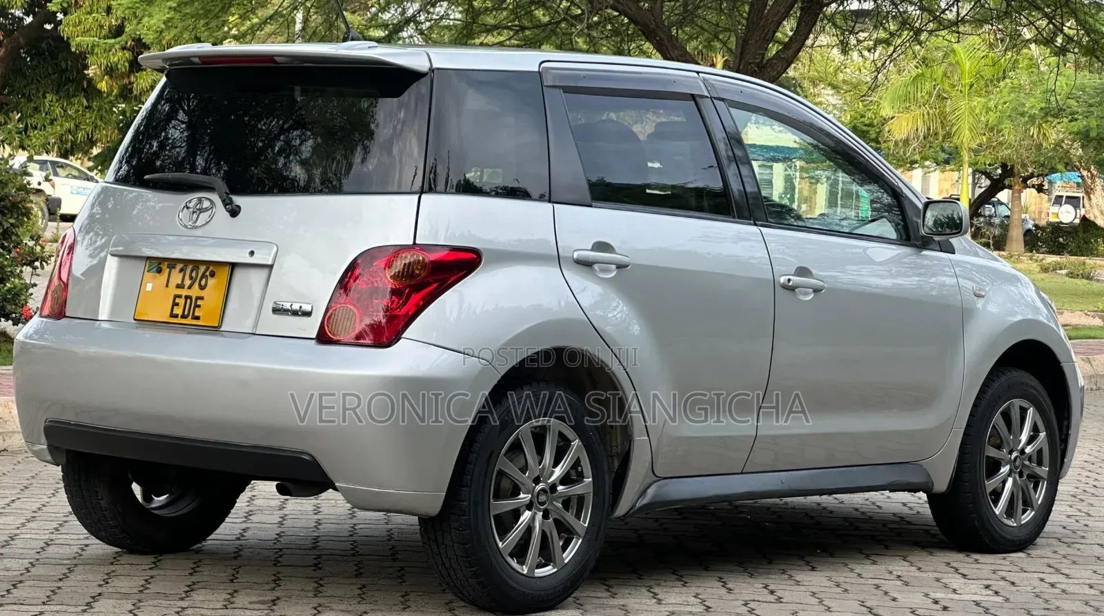 Toyota IST 2004 Silver