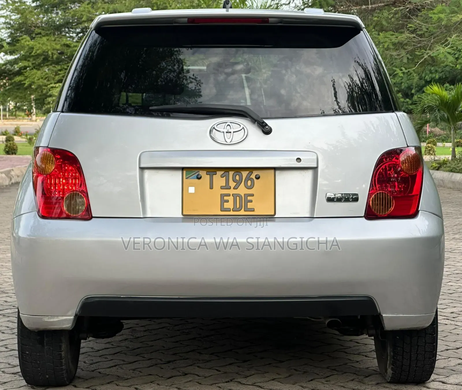 Toyota IST 2004 Silver