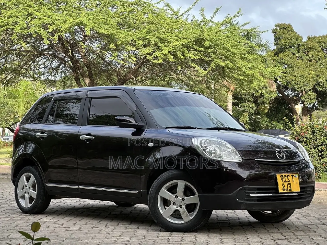 Mazda Verisa 2008 Burgundy