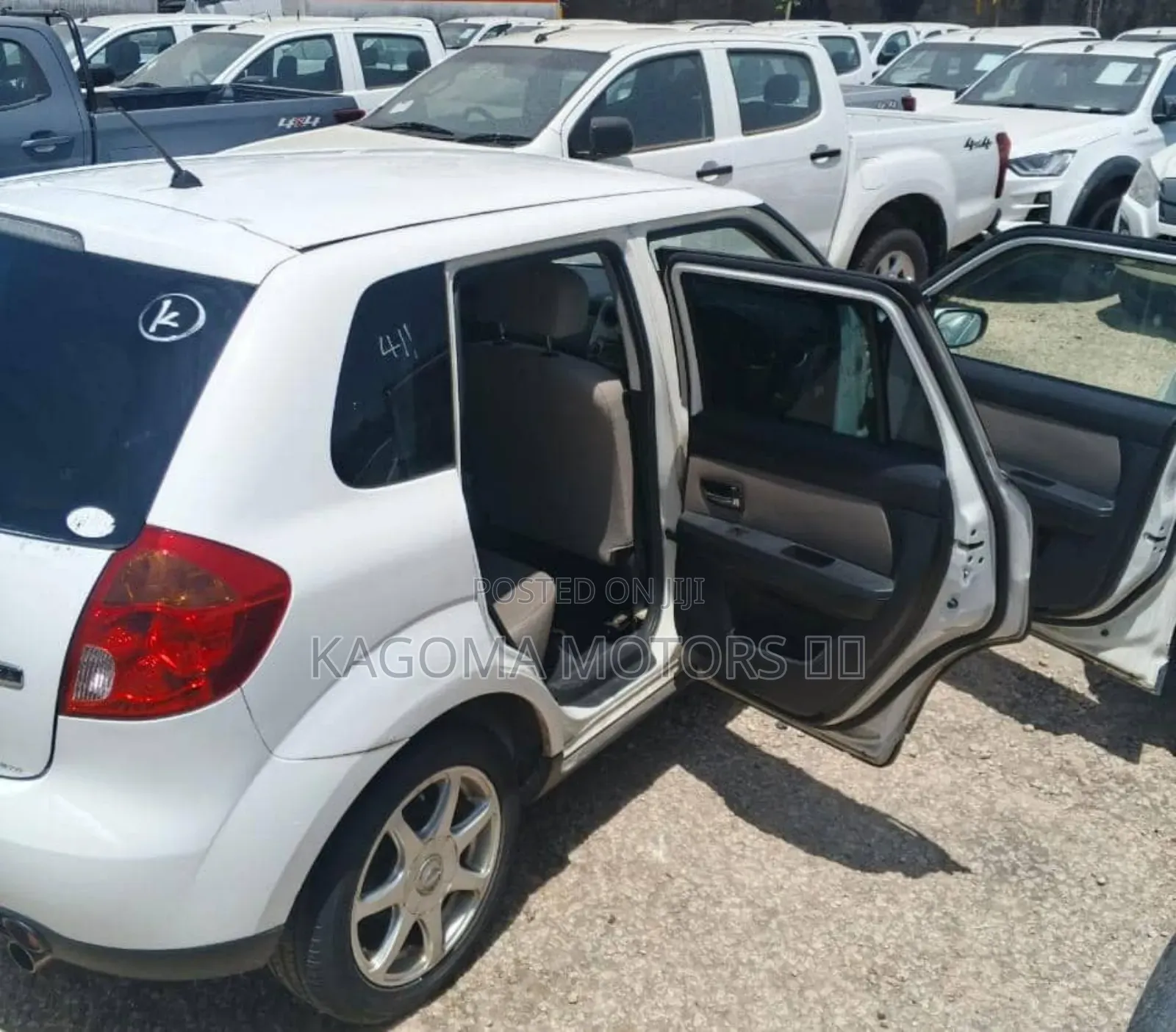 Mazda Verisa 2005 White