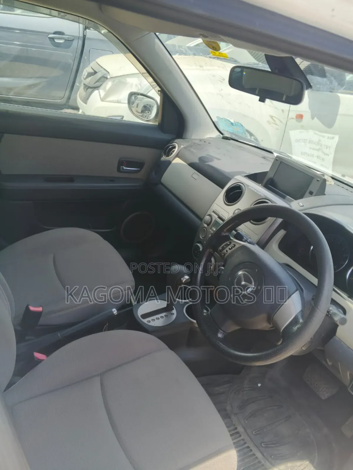 Mazda Verisa 2005 White