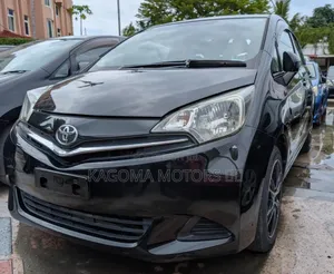Toyota Ractis 2011 Black