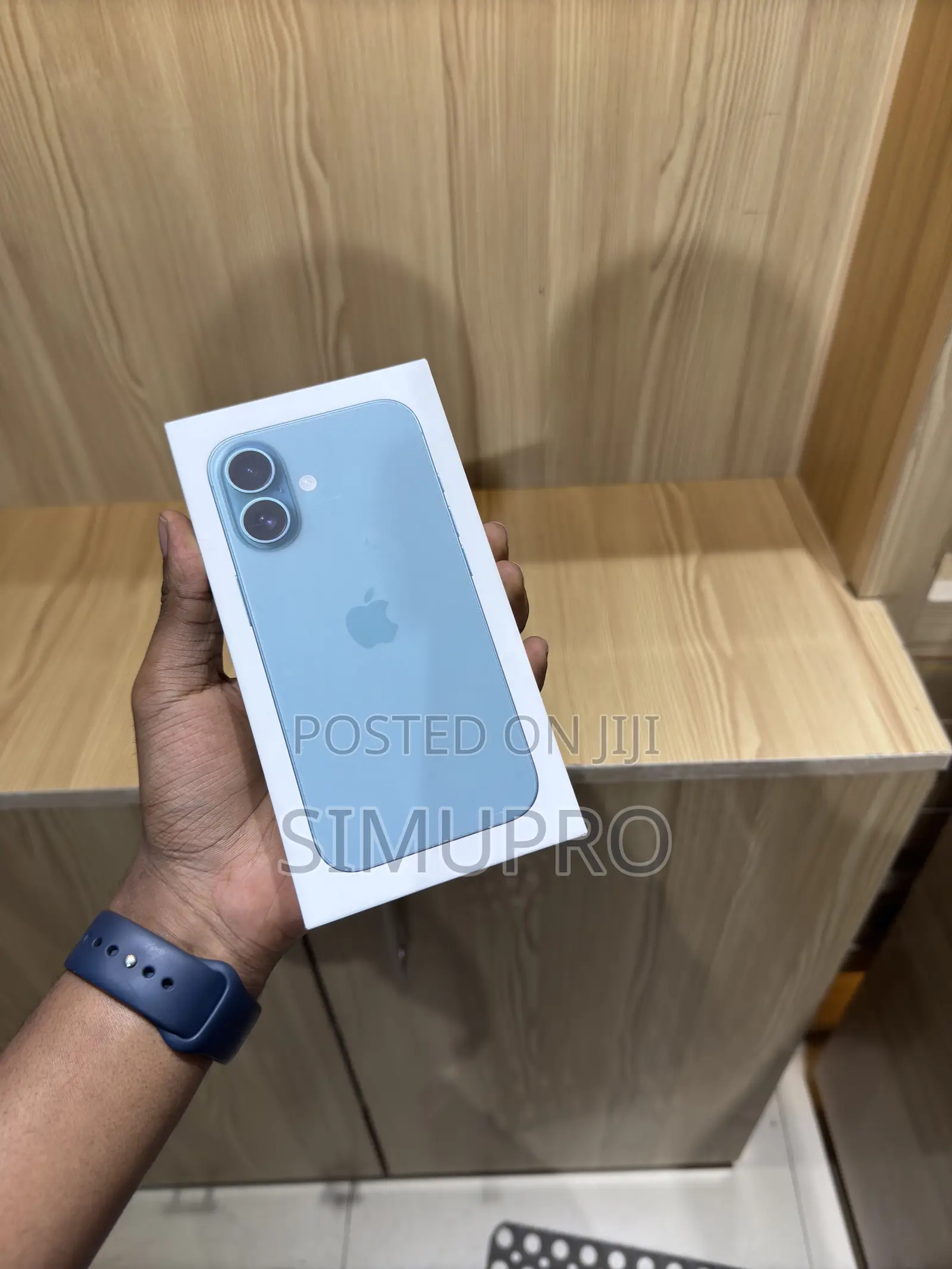New Apple iPhone 16 256 GB Blue