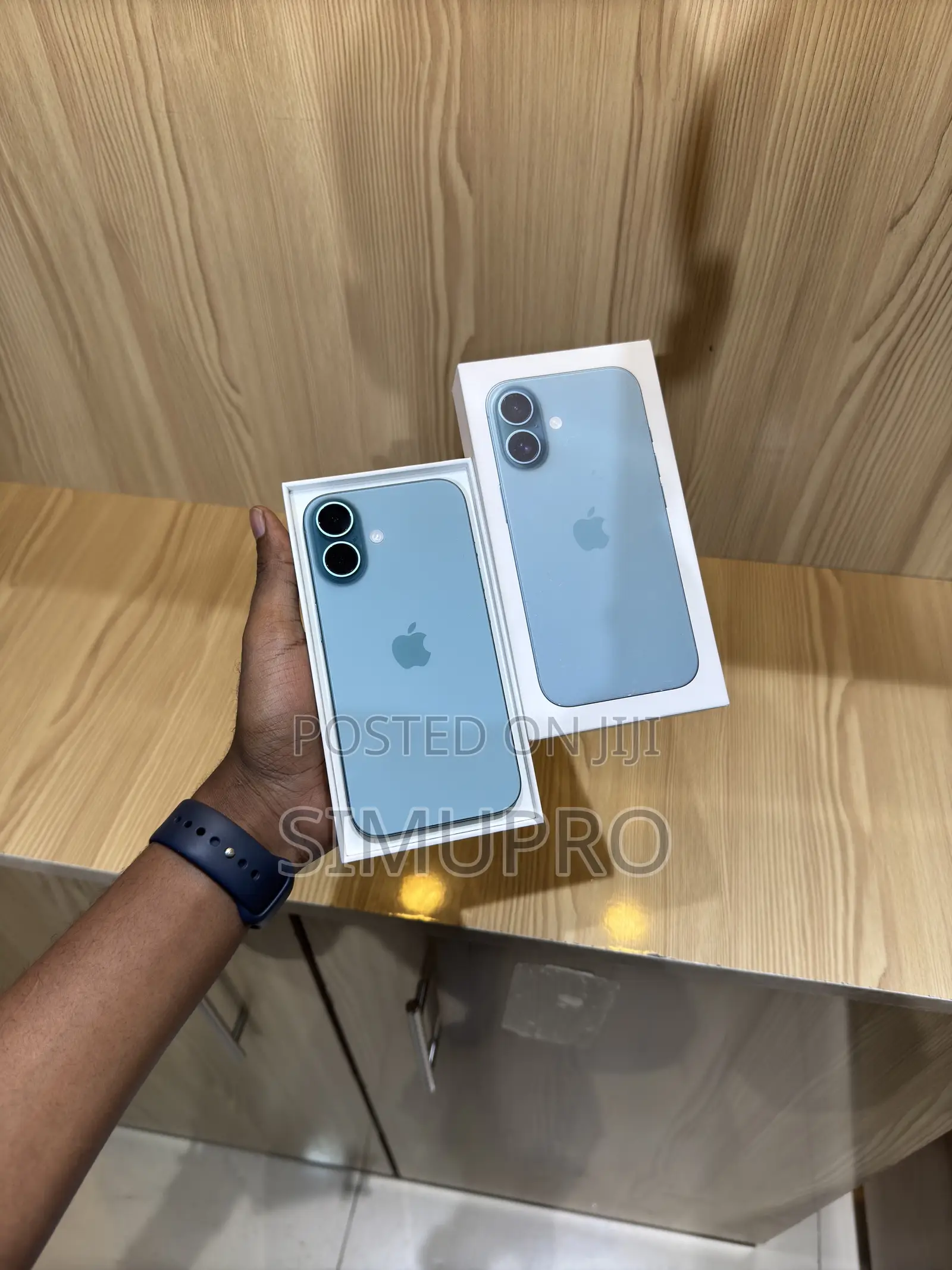 New Apple iPhone 16 256 GB Blue