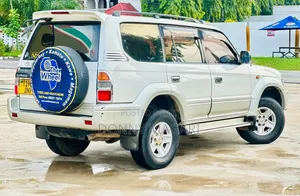 Toyota Land Cruiser Prado 2.7 3dr 2002 White