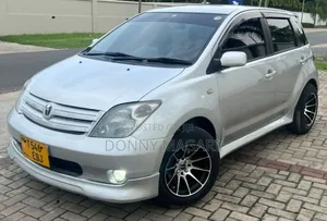 Toyota IST 2004 Silver