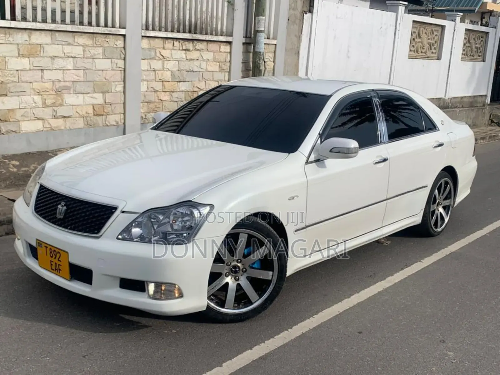 Toyota Crown 2006 White