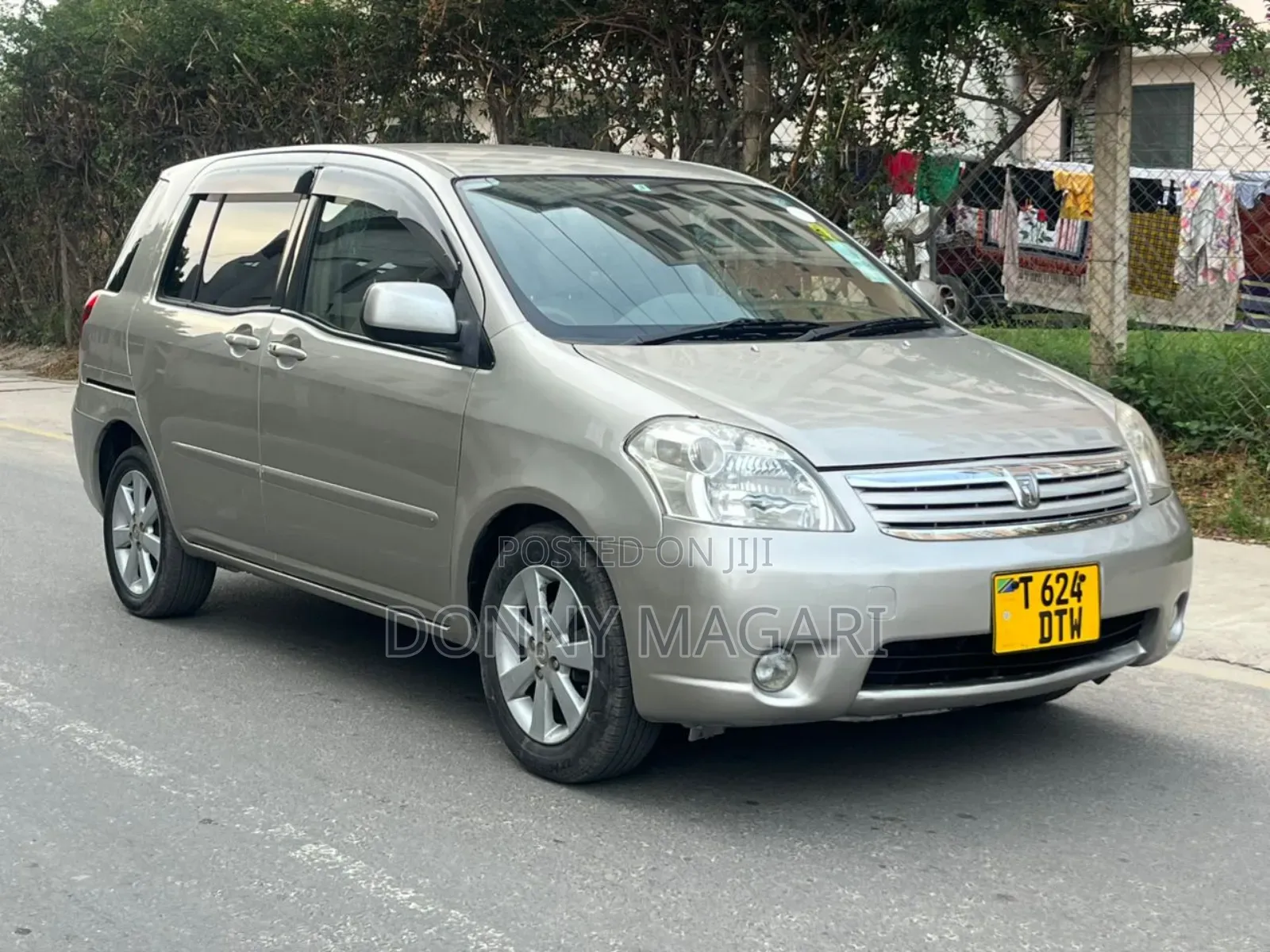 Toyota Raum 1.5 AWD 2003 Silver