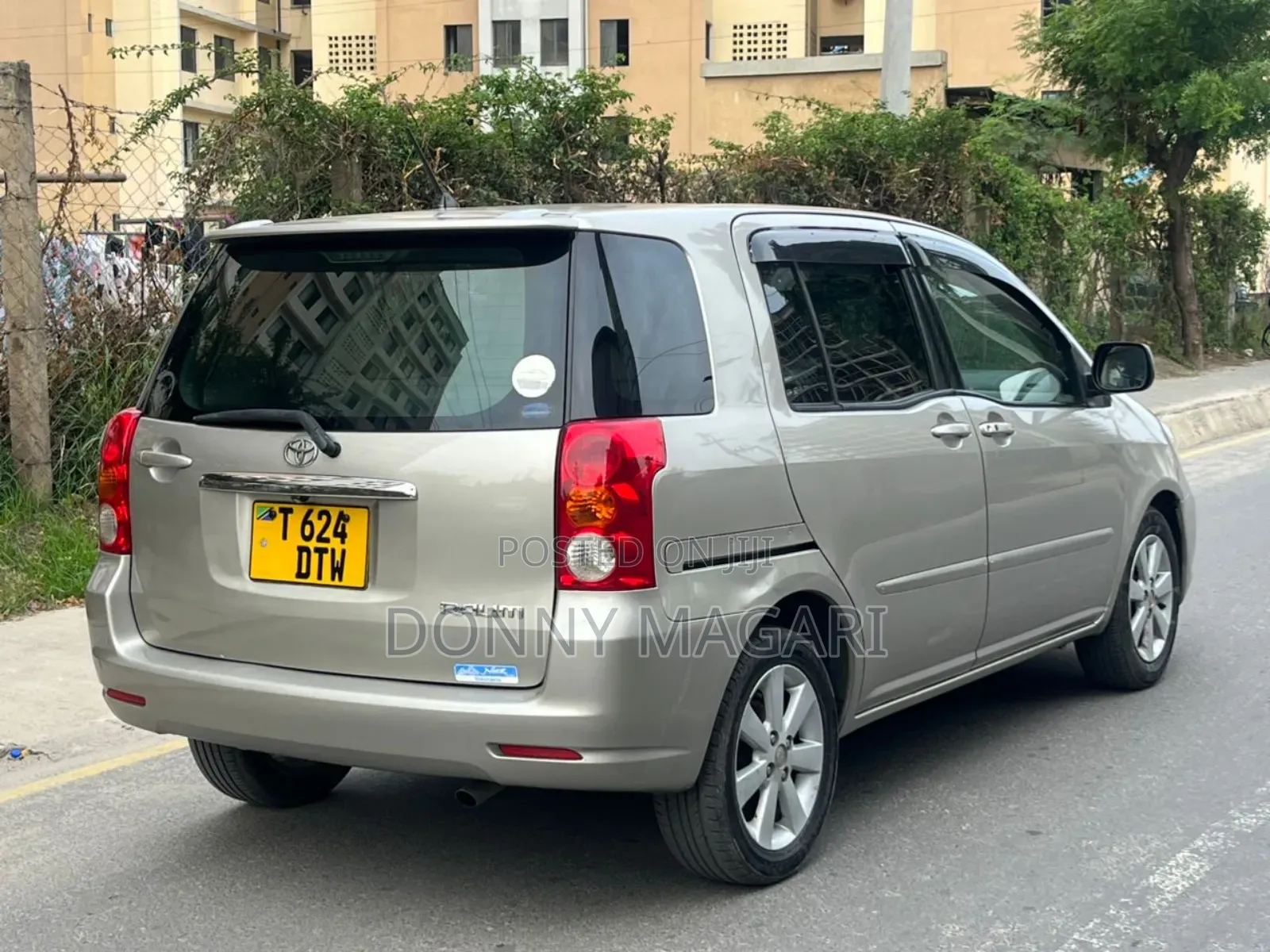 Toyota Raum 1.5 AWD 2003 Silver