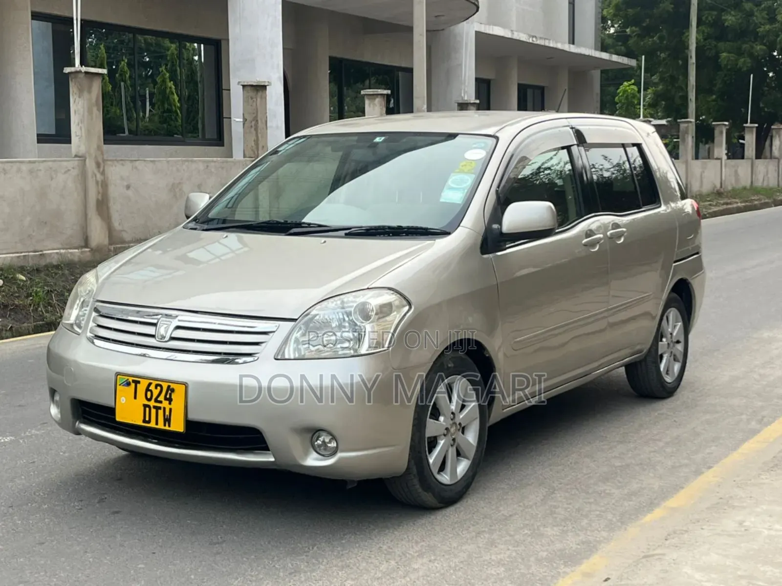 Toyota Raum 1.5 AWD 2003 Silver