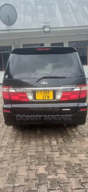 Toyota Alphard 2.4 Petrol FWD 2004 Black