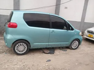 Toyota Porte 2005 Blue
