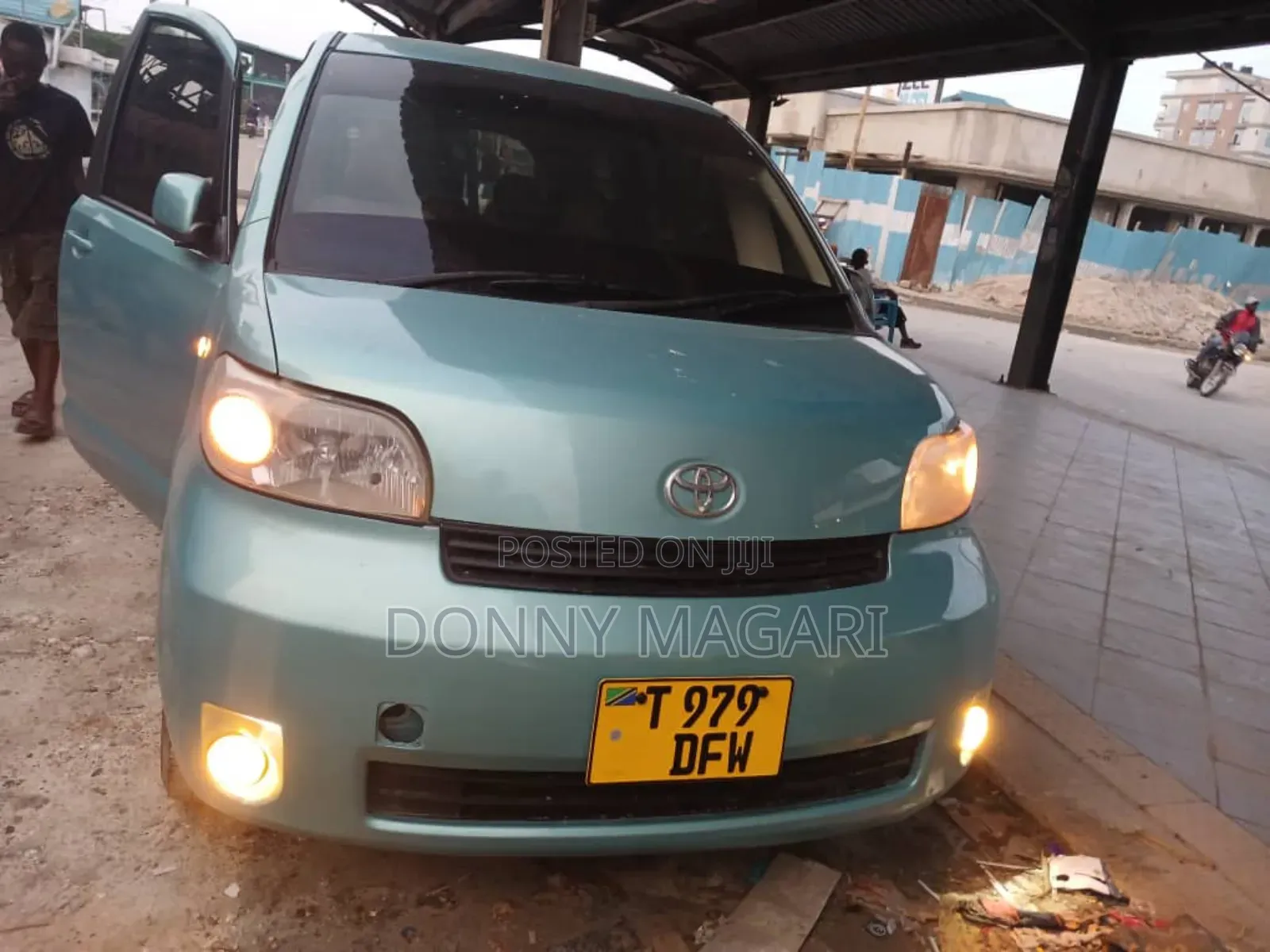 Toyota Porte 2005 Blue