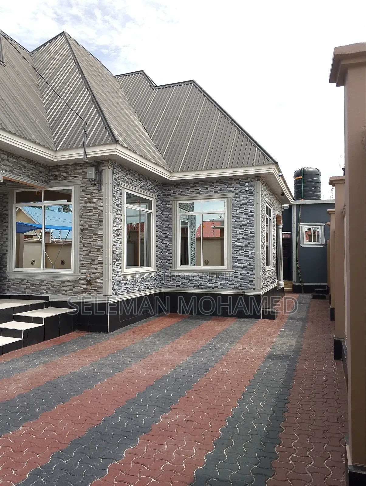 Furnished 4bdrm House in Biriani Real Estate, Charambe for sale