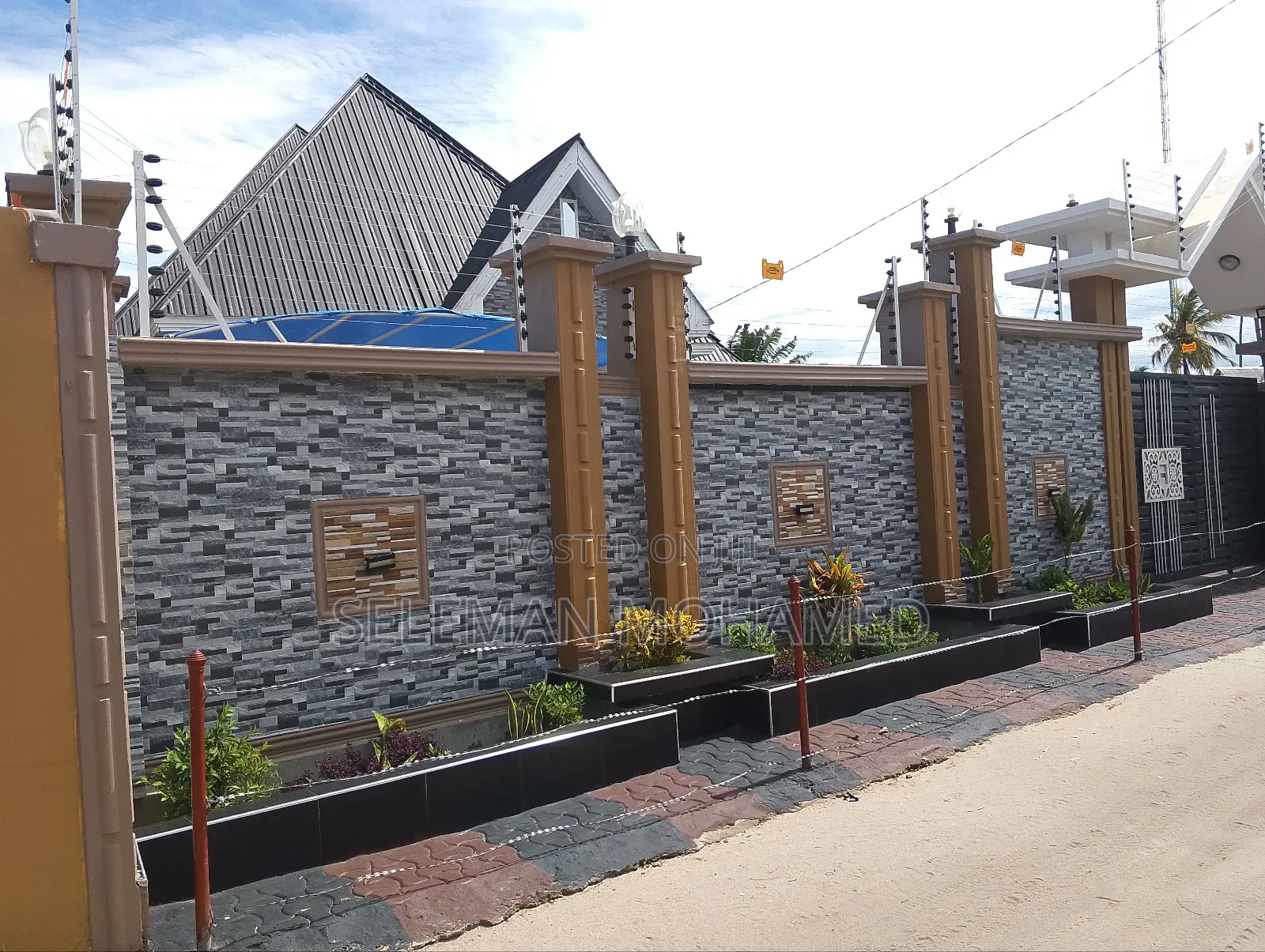 Furnished 4bdrm House in Biriani Real Estate, Charambe for sale