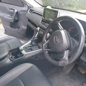 Toyota RAV4 2021 Black