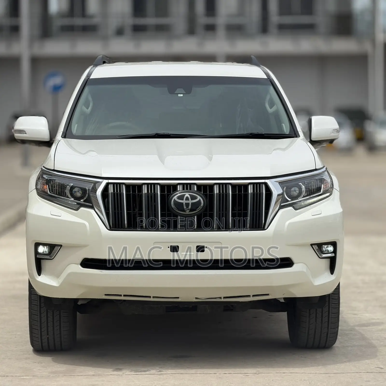 Toyota Land Cruiser Prado 2.8 2023 White