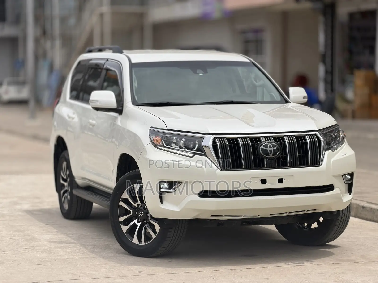 Toyota Land Cruiser Prado 2.8 2023 White