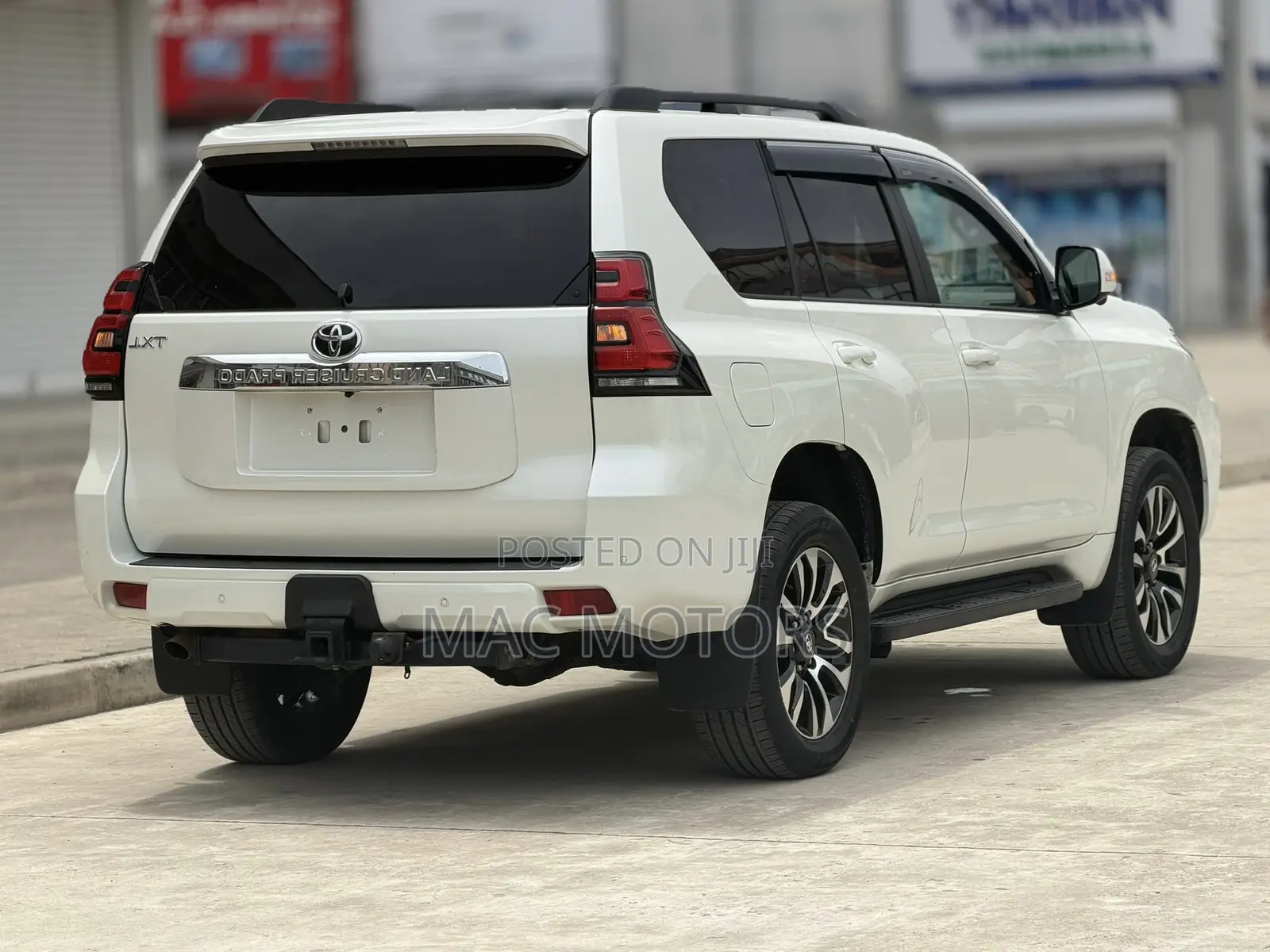Toyota Land Cruiser Prado 2.8 2023 White