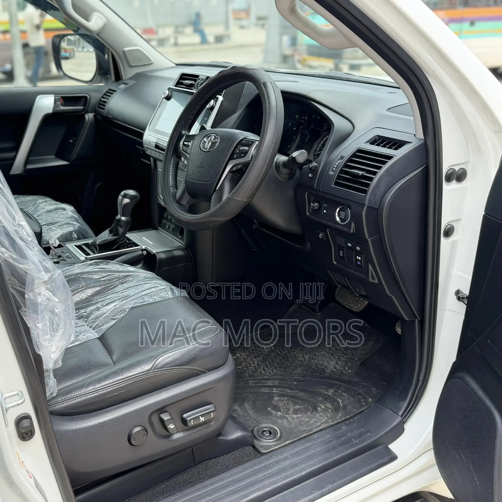 Toyota Land Cruiser Prado 2.8 2023 White