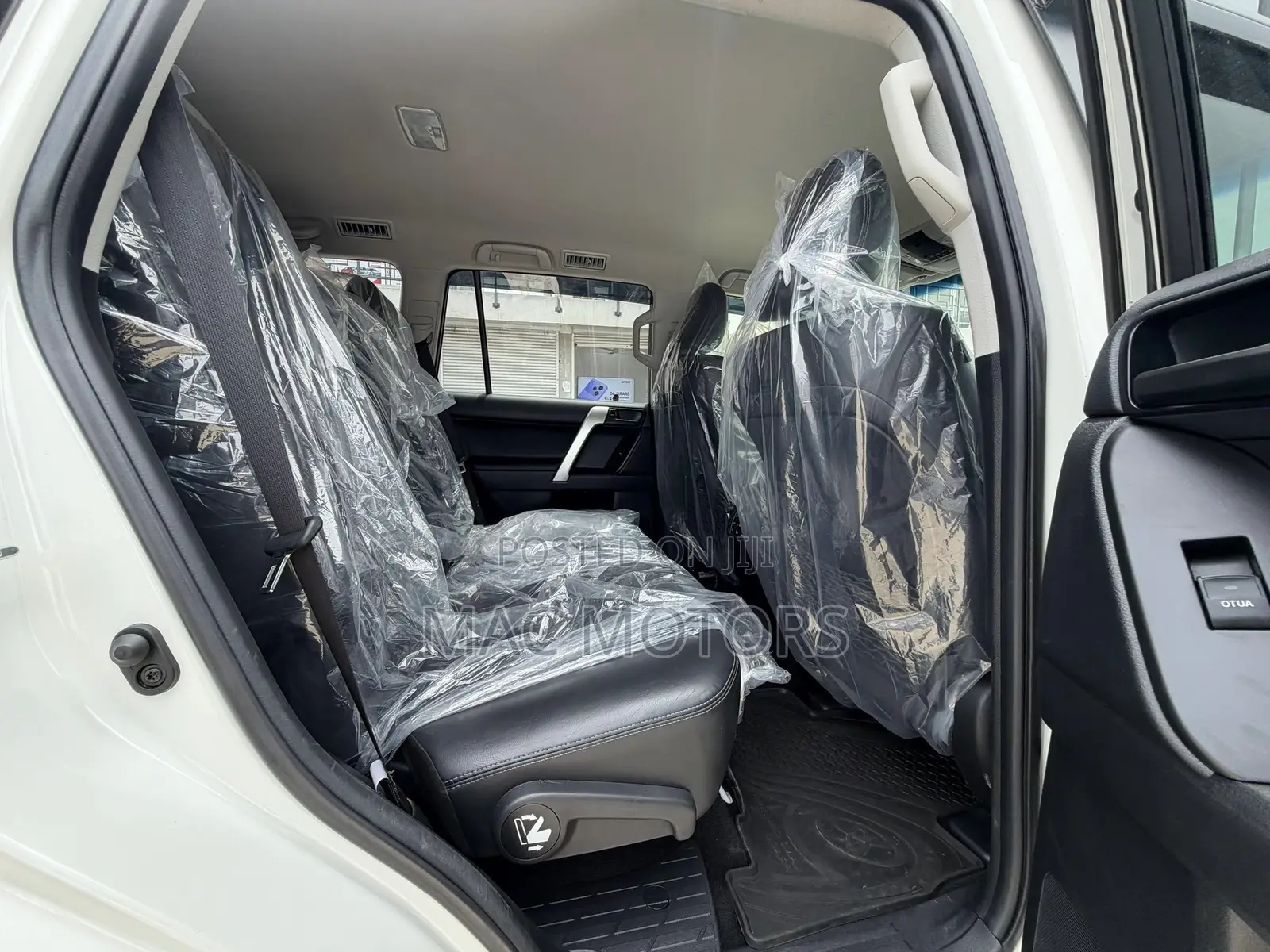 Toyota Land Cruiser Prado 2.8 2023 White