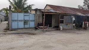 Nyumba Inauzwa Ipo Ndan Ya Fensi Inawapangaji Na Flemu Dar Es Salaam
