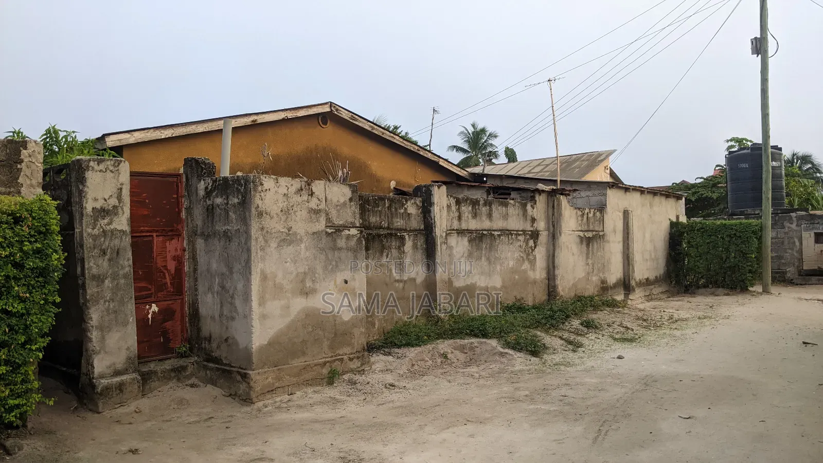 Nyumba Inauzwa Ipo Ndan Ya Fensi Inawapangaji Na Flemu Dar Es Salaam