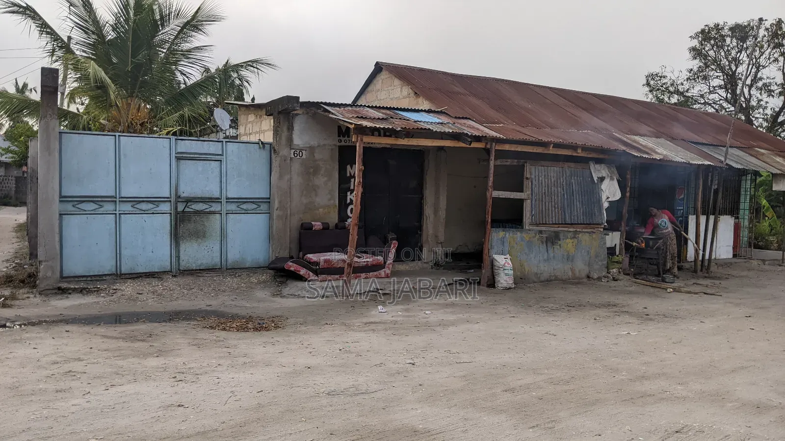 Nyumba Inauzwa Ipo Ndan Ya Fensi Inawapangaji Na Flemu Dar Es Salaam