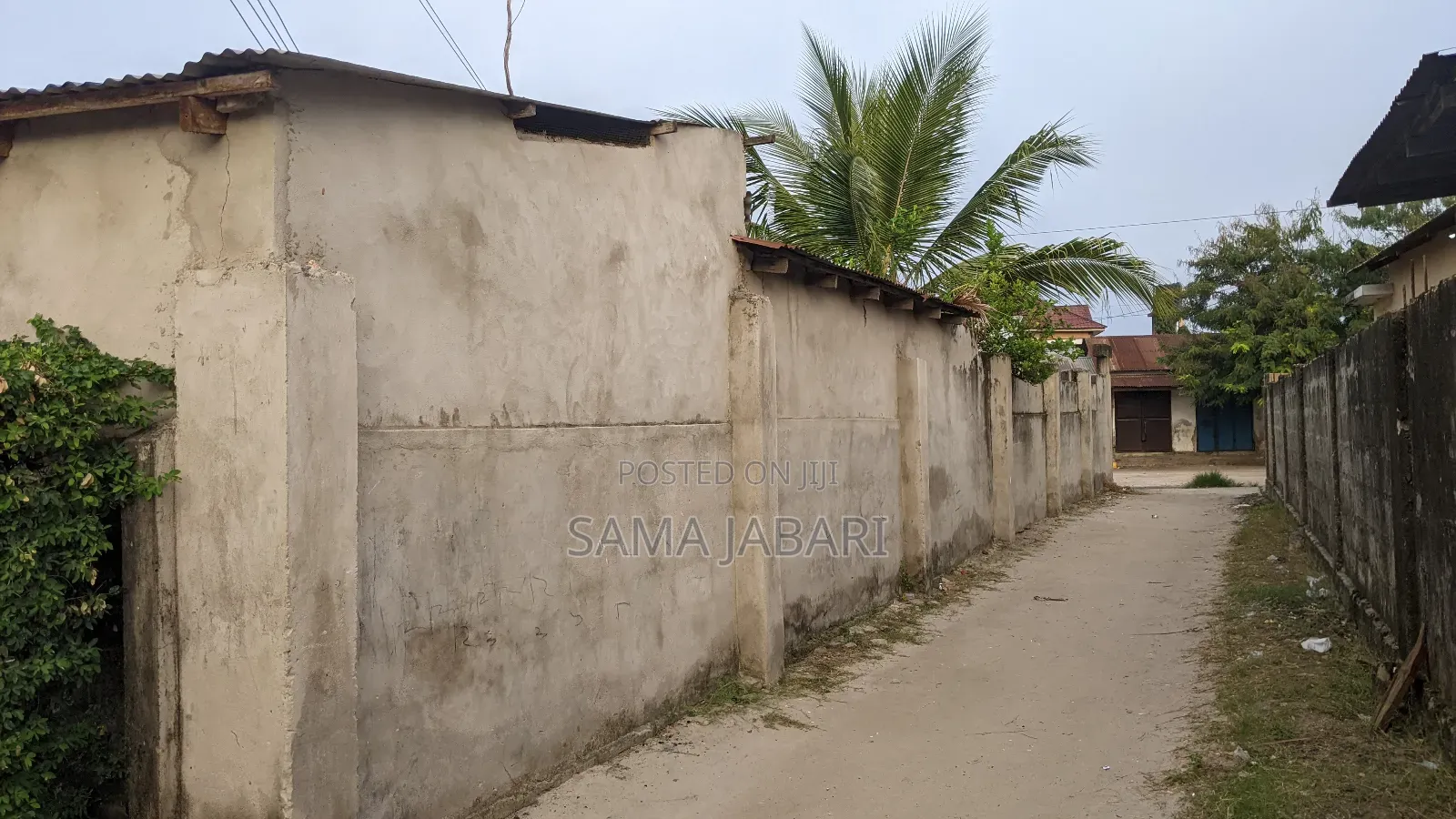 Nyumba Inauzwa Ipo Ndan Ya Fensi Inawapangaji Na Flemu Dar Es Salaam
