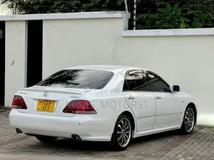Toyota Crown 2007 White