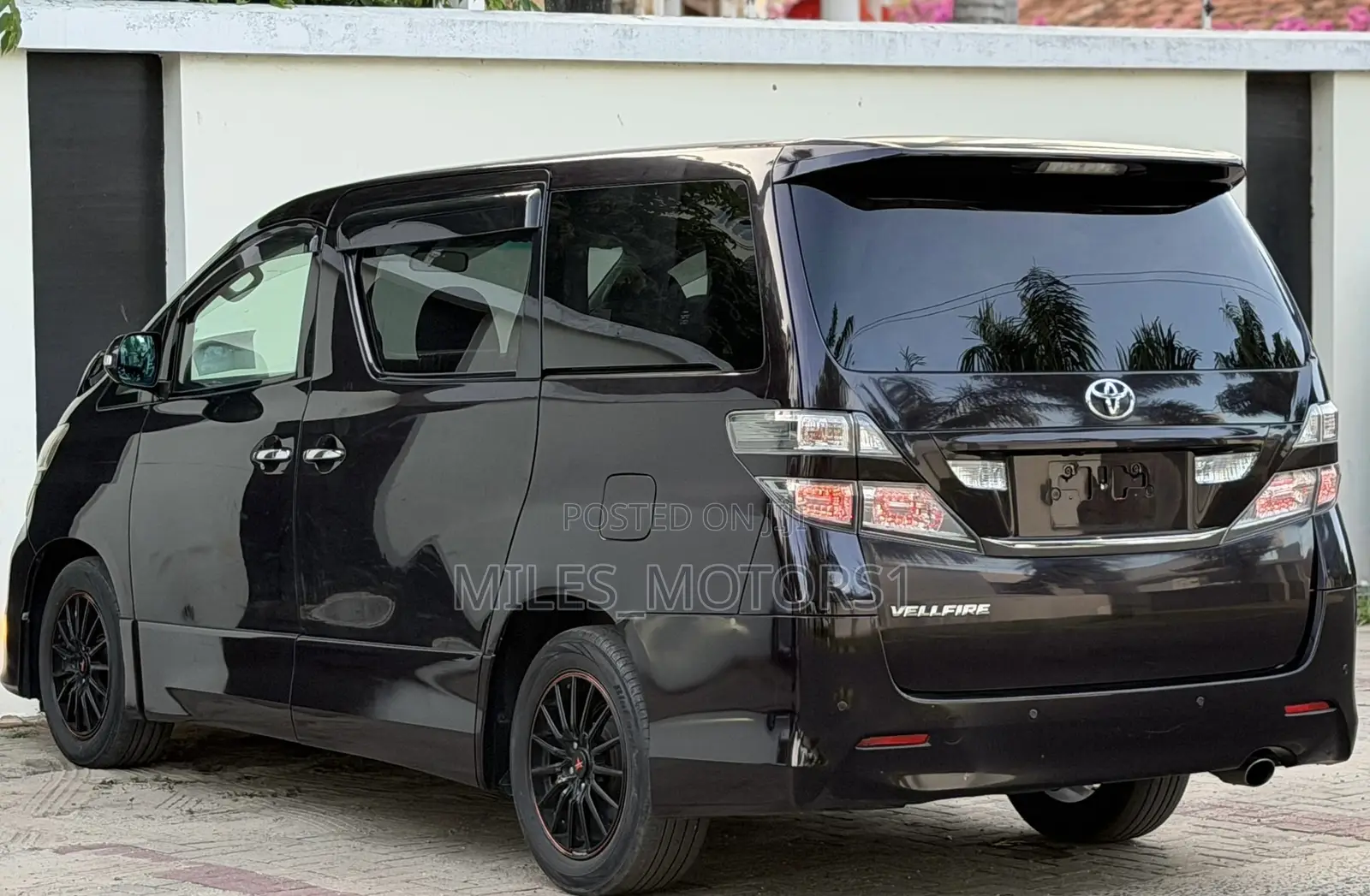 Toyota Vellfire 2010 Black