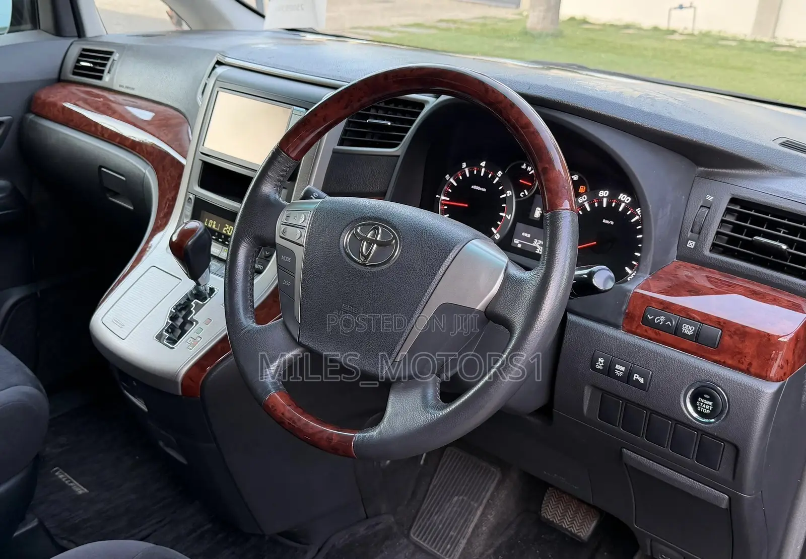 Toyota Vellfire 2010 Black