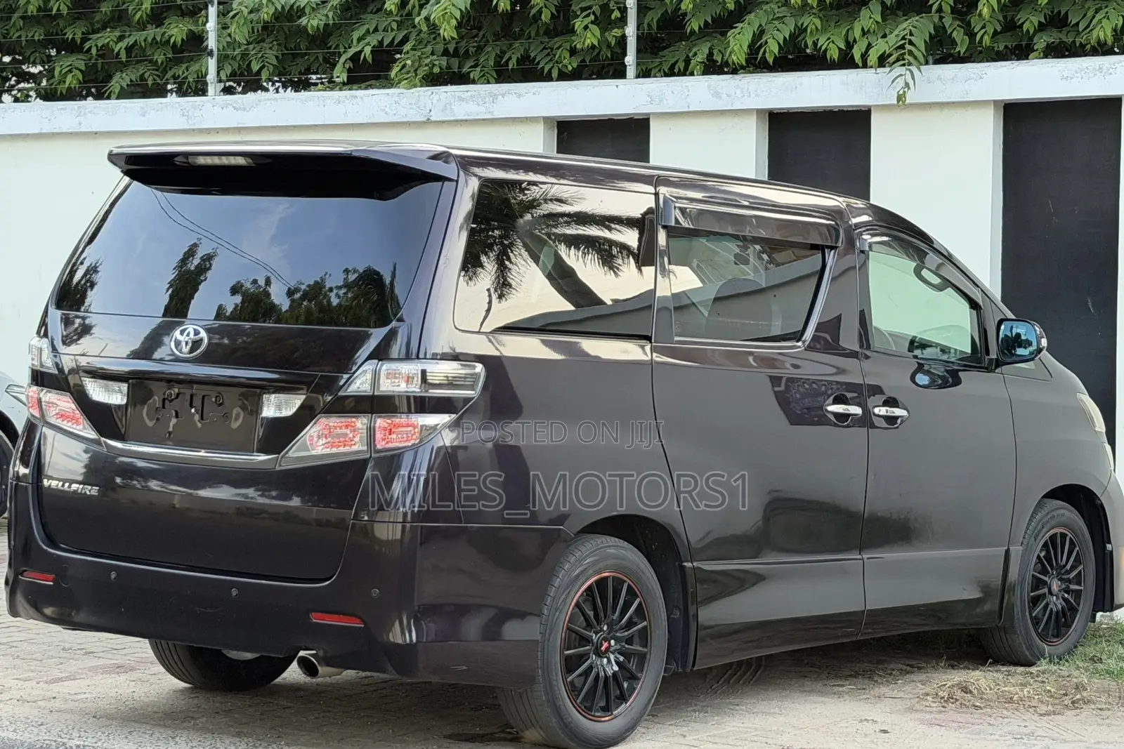 Toyota Vellfire 2010 Black