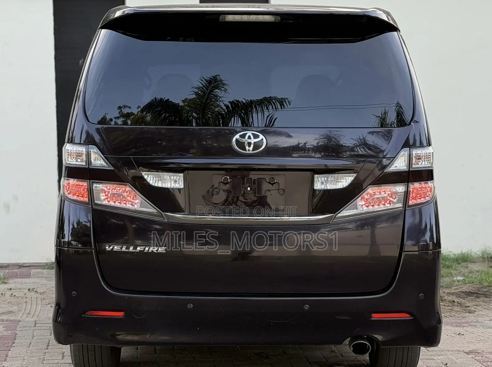 Toyota Vellfire 2010 Black