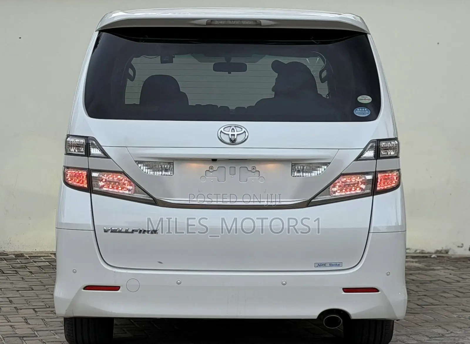 Toyota Vellfire 2010 White