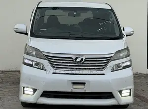 Toyota Vellfire 2010 White