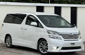 Toyota Vellfire 2010 White